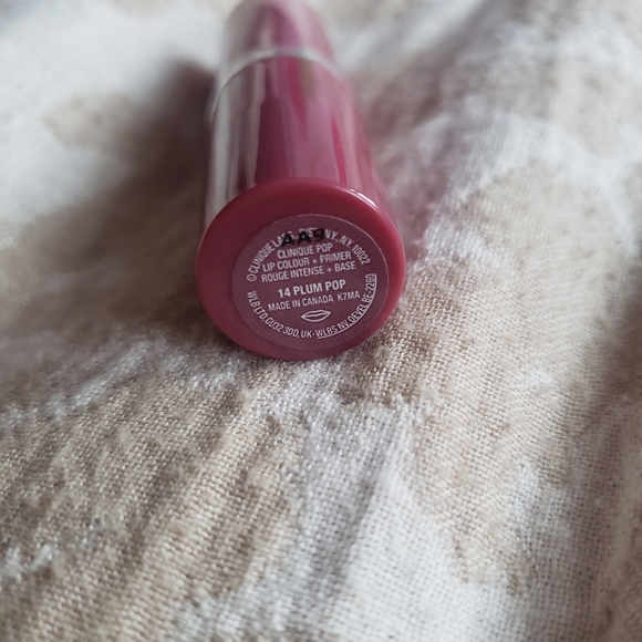 Lipstick, face mask, toiletry bag bundle💄💆‍♀️ - Picture 8 of 11